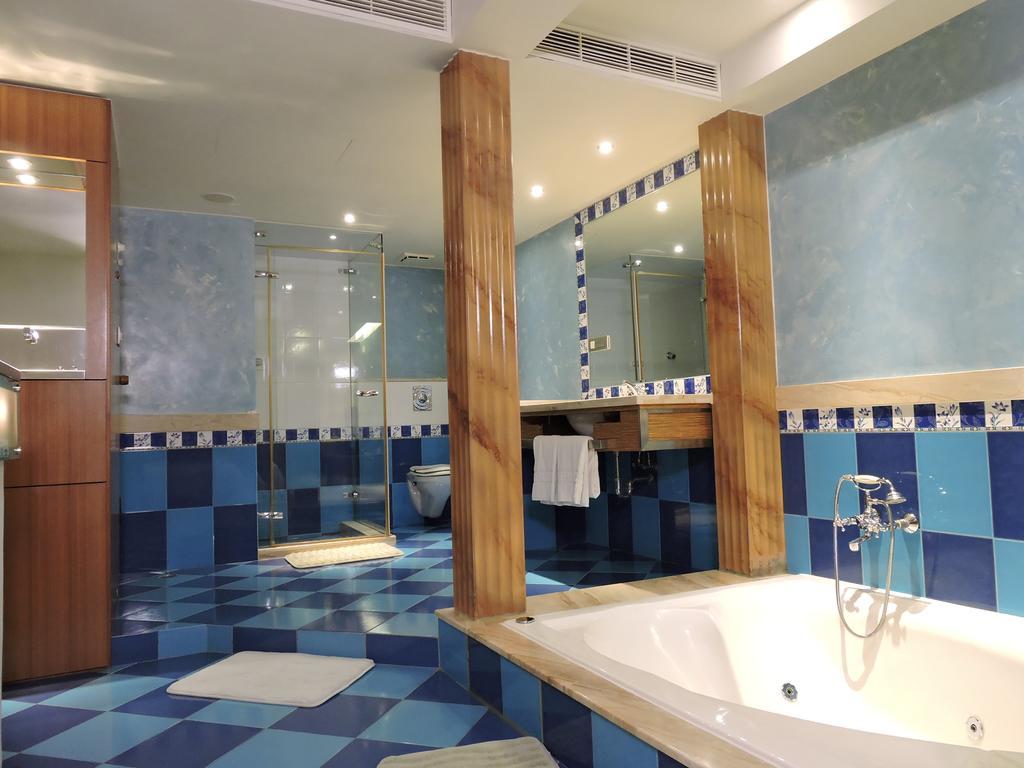 Edinburgh Motel Tainan Exterior photo